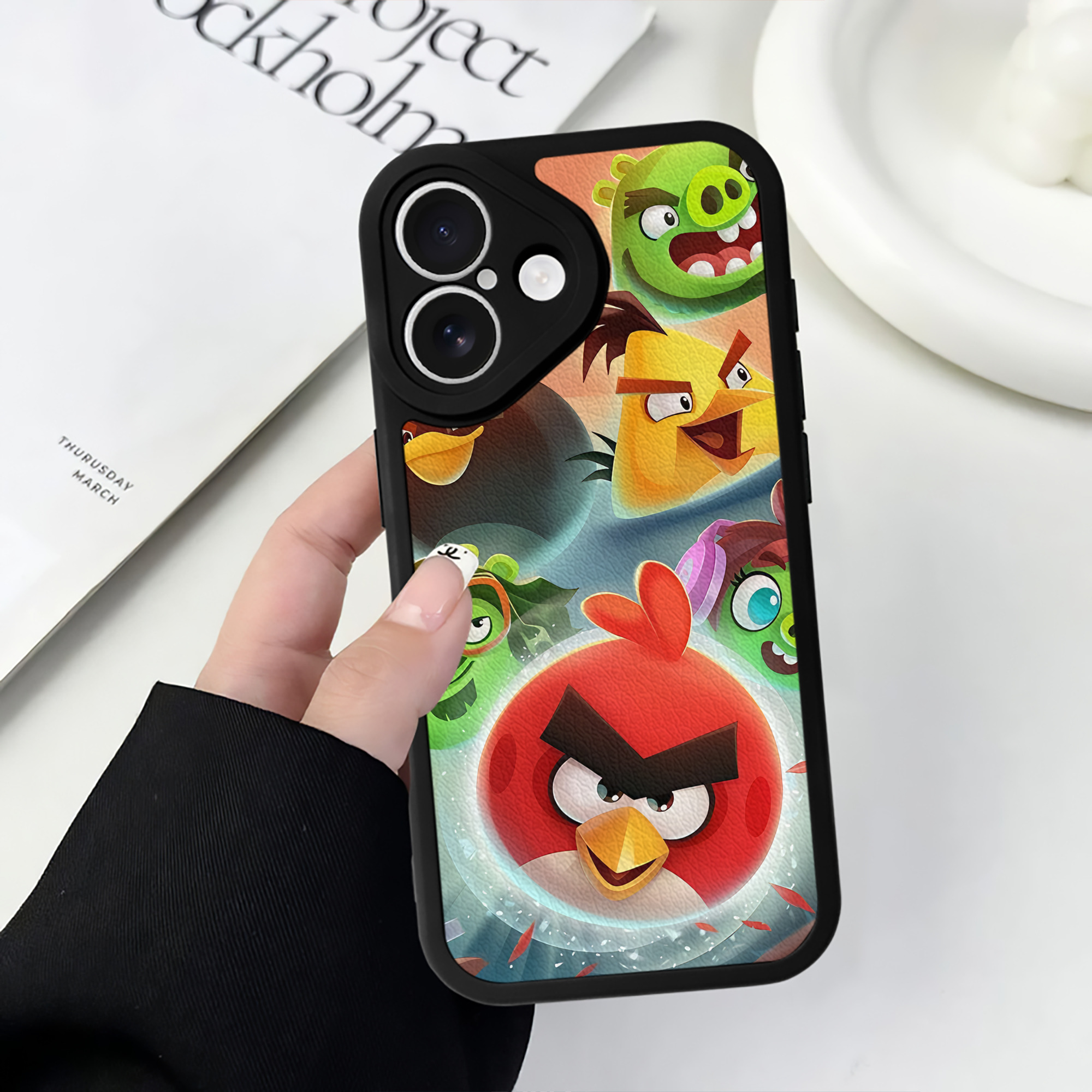 （画像用） Angry Birds アングリーバード 【iPhone 16シリーズ対応】シリコンスマホケース（レザー調） 材質：シリコン